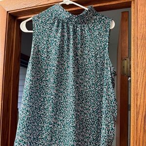 LOFT Green and Pink/red Floral Top perfect for the holidays